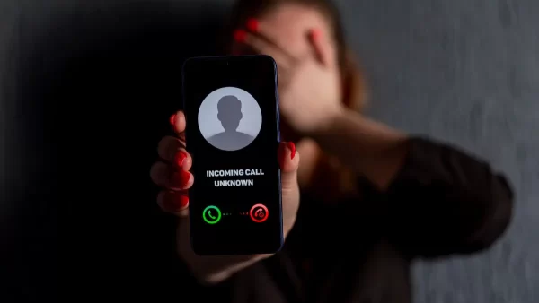 Unveiling the Mystery of 0800 Area Code Calls: Who Called Me at 8000521251 in the UK?